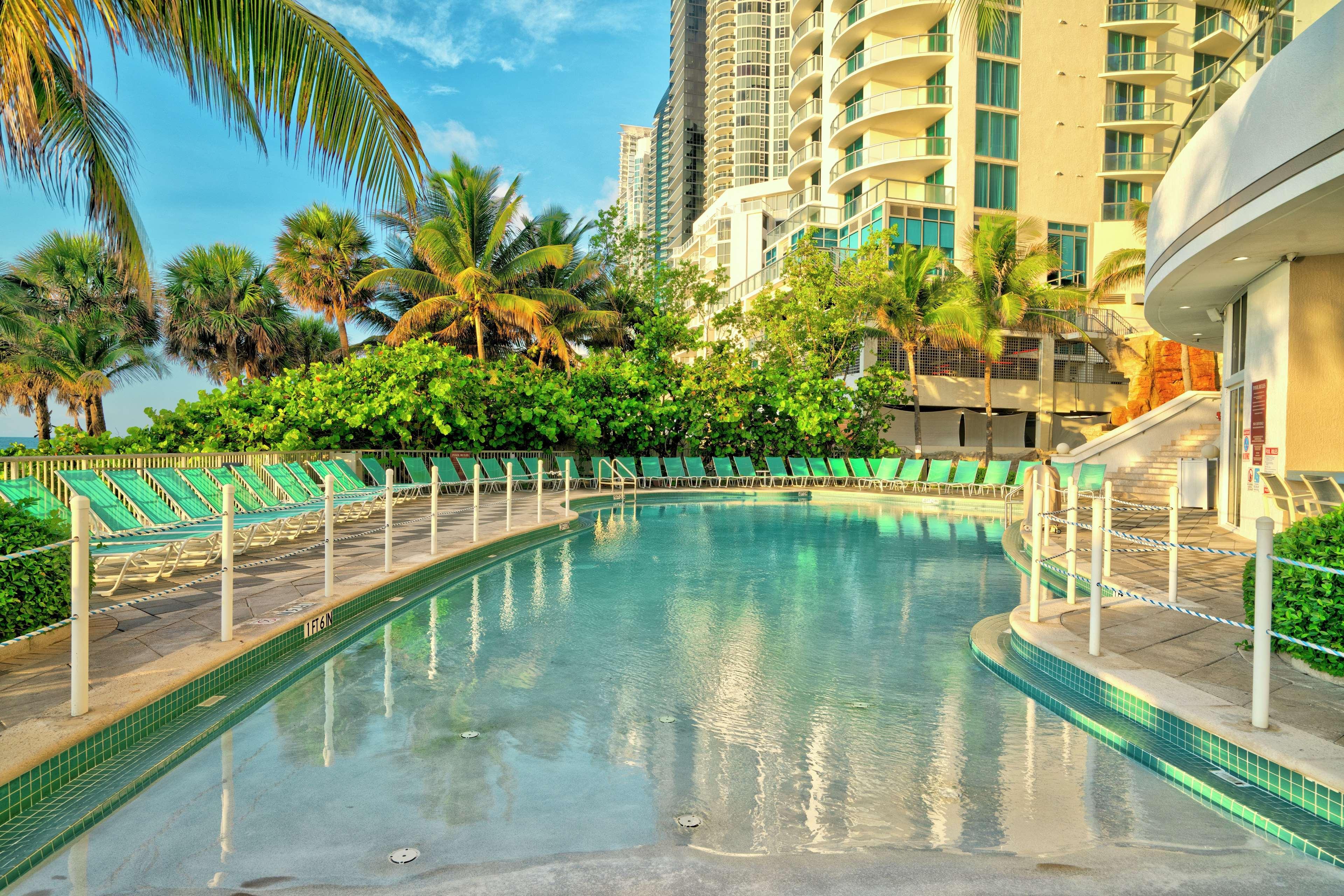 Doubletree By Hilton Ocean Point Resort - North Miami Beach Sunny Isles Beach Extérieur photo