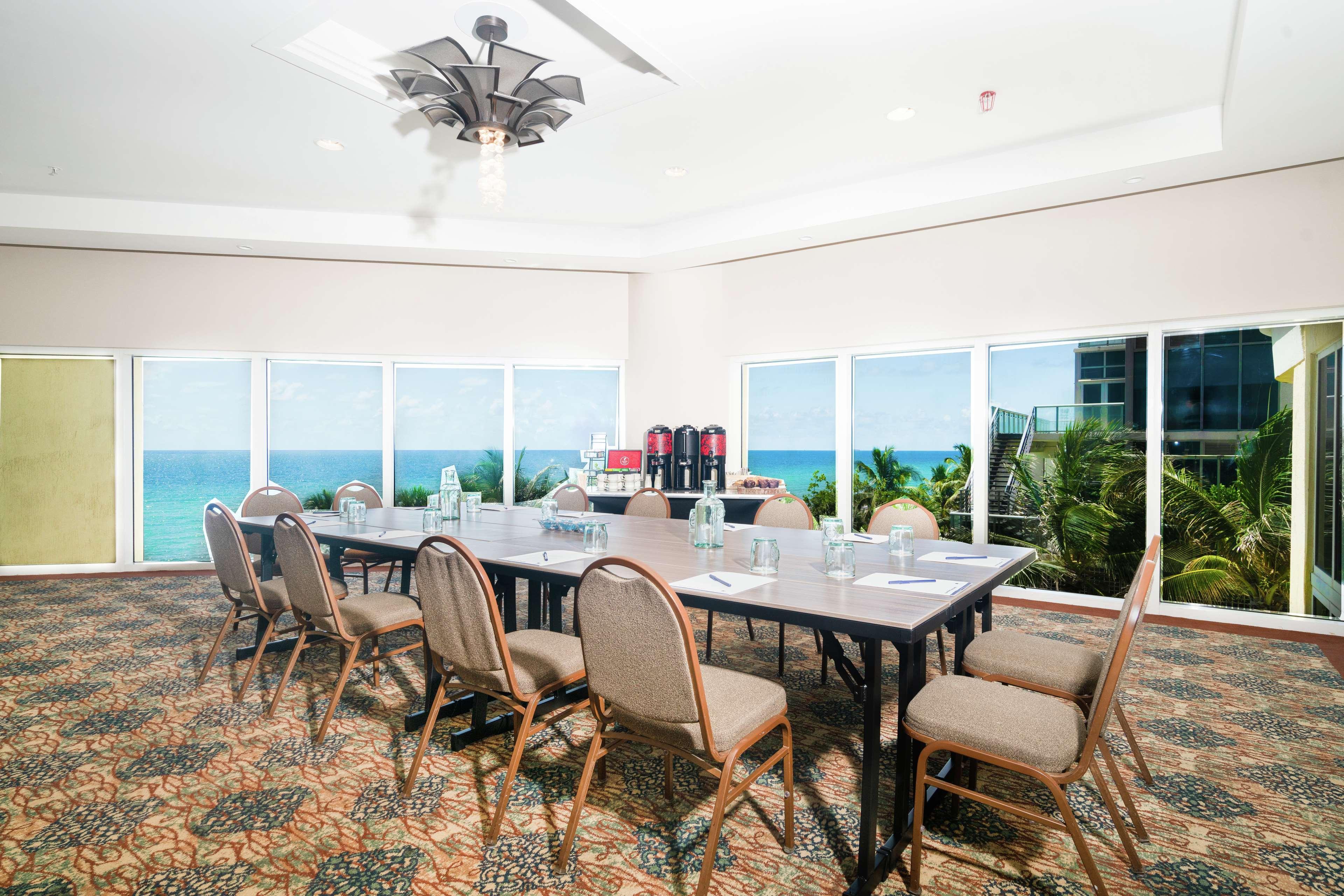 Doubletree By Hilton Ocean Point Resort - North Miami Beach Sunny Isles Beach Extérieur photo