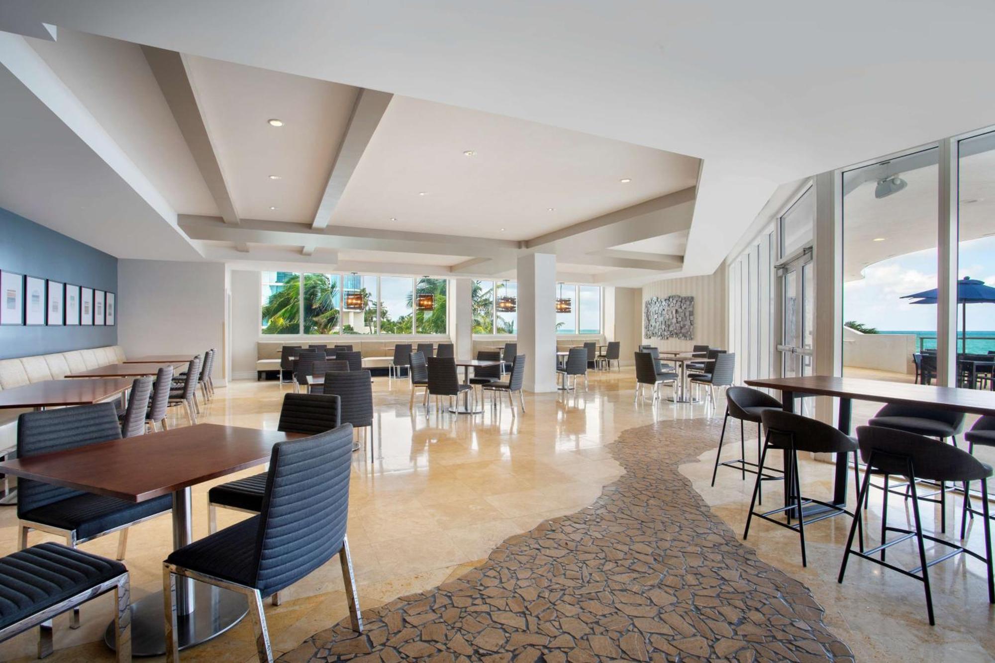 Doubletree By Hilton Ocean Point Resort - North Miami Beach Sunny Isles Beach Extérieur photo